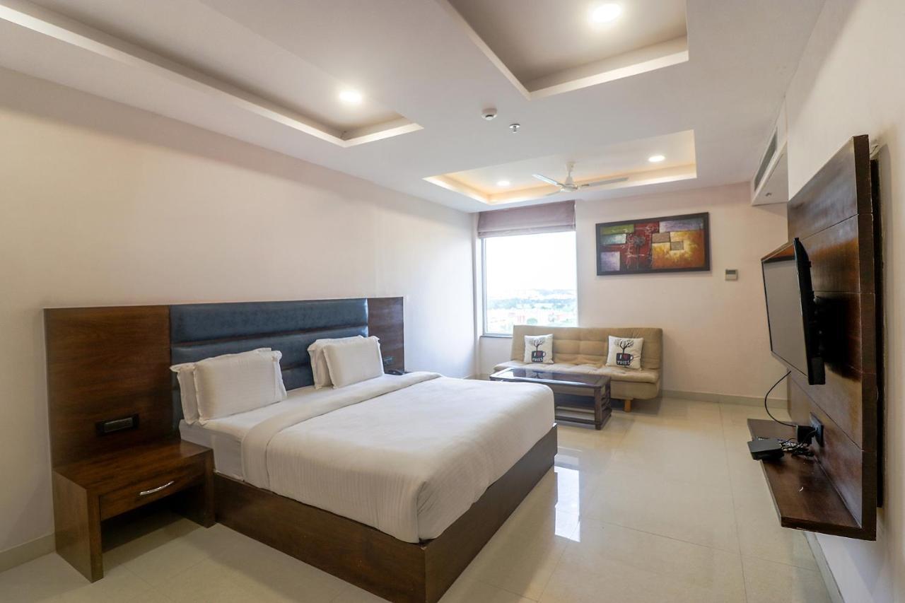 Fabhotel Mid Town Grand Panchkula Exterior foto